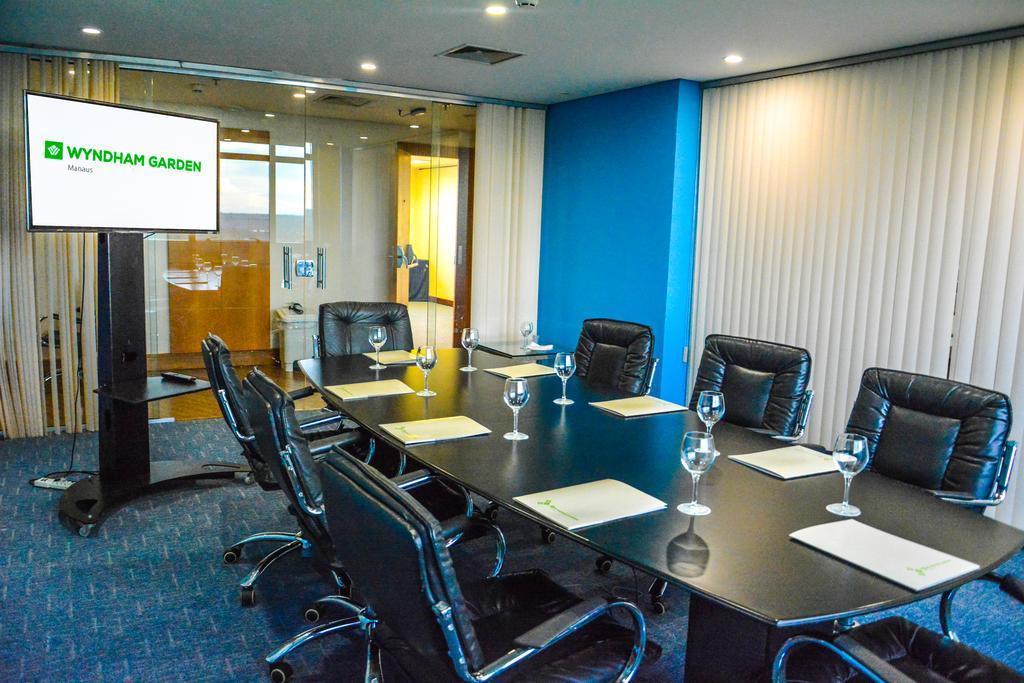 فندق Wyndham Garden ماناوس المظهر الخارجي الصورة