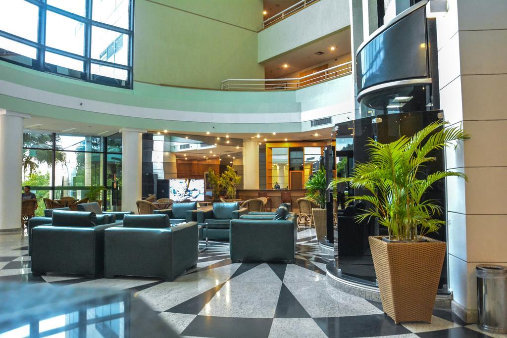 فندق Wyndham Garden ماناوس المظهر الخارجي الصورة