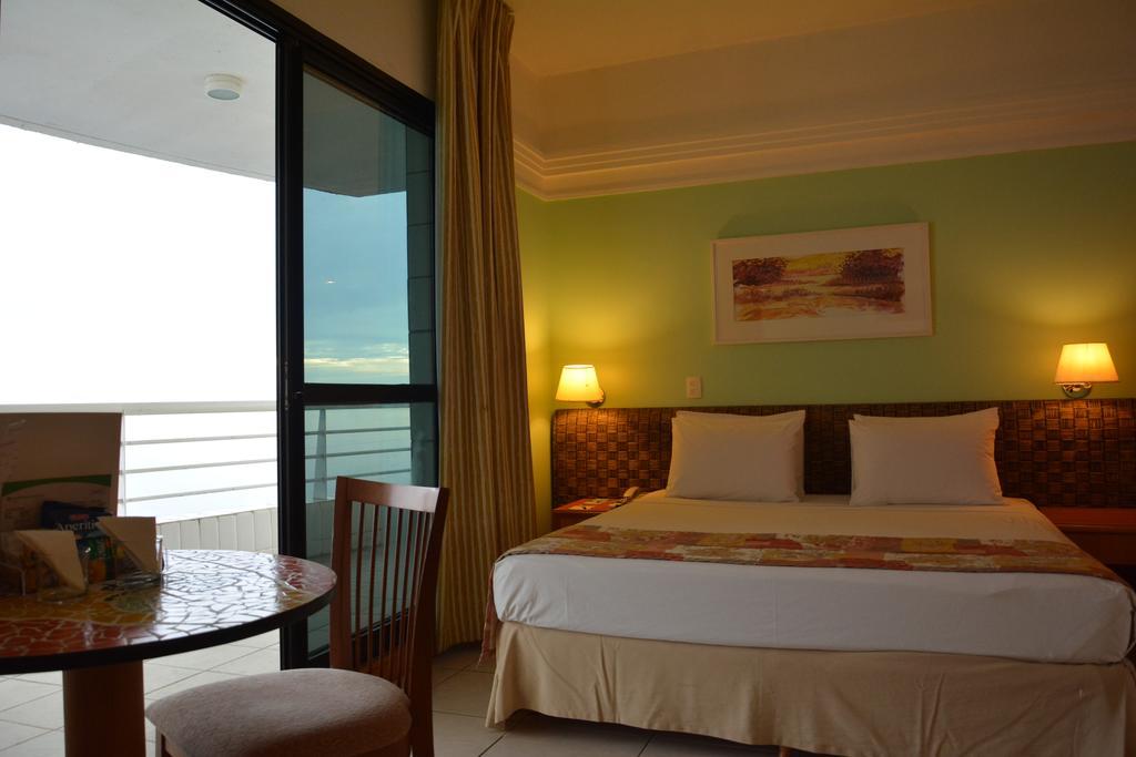 فندق Wyndham Garden ماناوس المظهر الخارجي الصورة