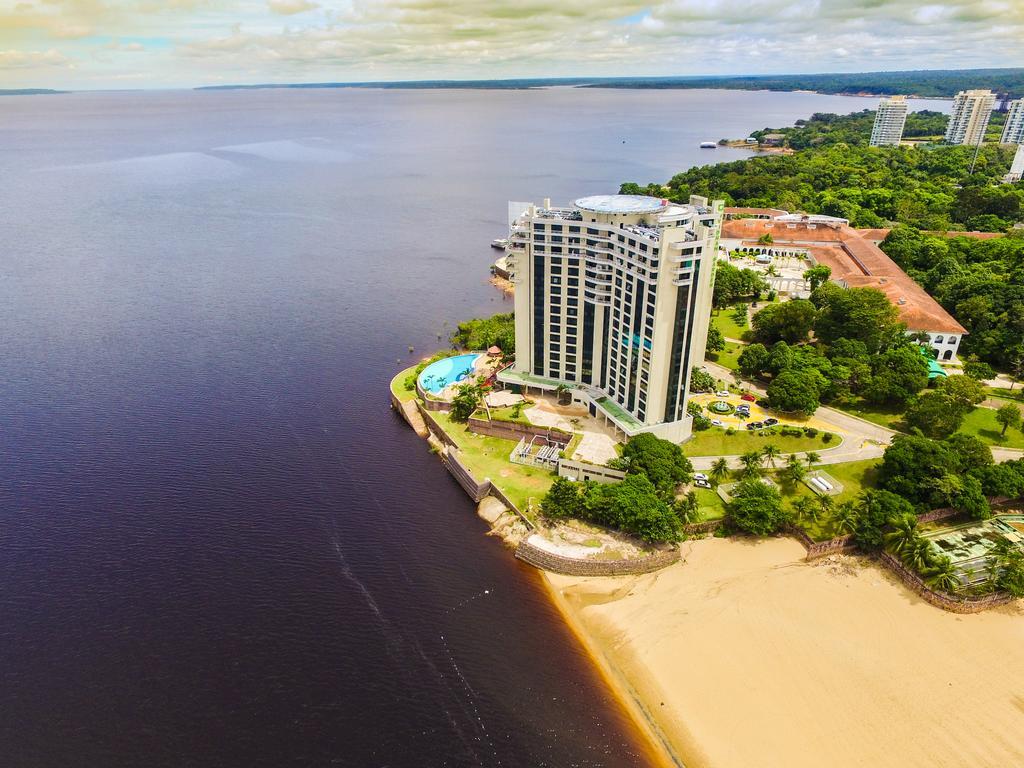 فندق Wyndham Garden ماناوس المظهر الخارجي الصورة