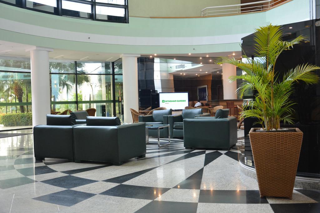 فندق Wyndham Garden ماناوس المظهر الخارجي الصورة