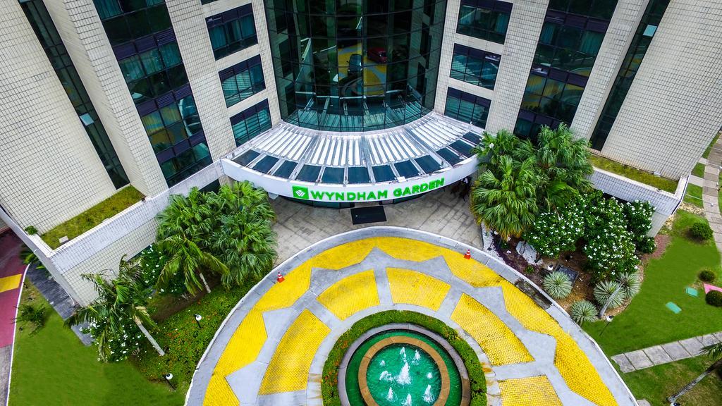 فندق Wyndham Garden ماناوس المظهر الخارجي الصورة